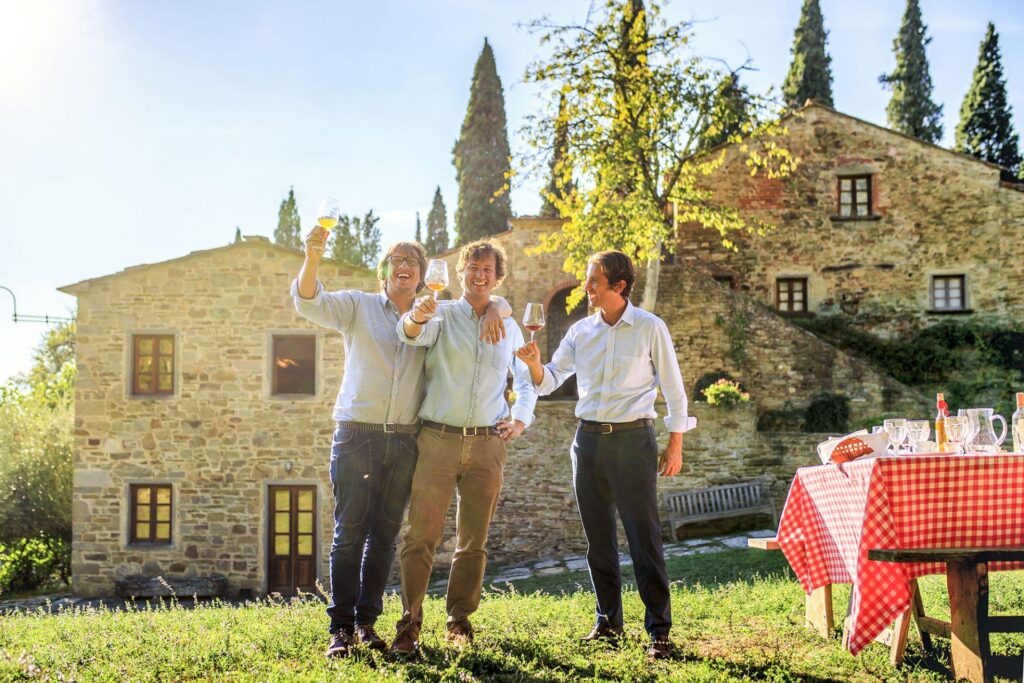 Fattoria La Vialla 橄欖多酚精萃液的小故事 Fattoria La Vialla, a family-run farm in Tuscany, sells OMW